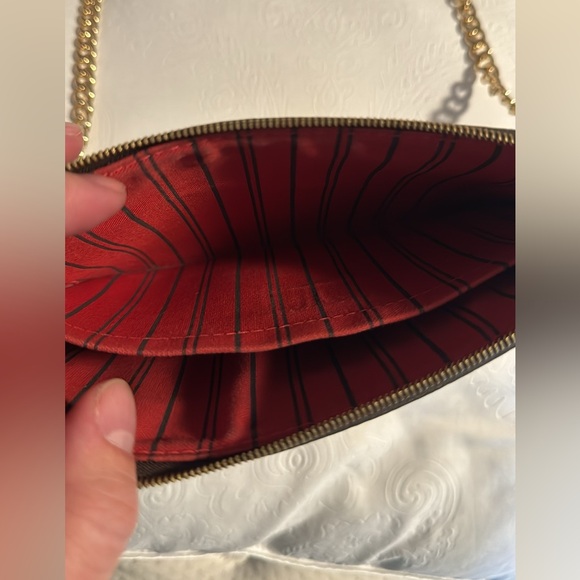 Authentic Louis Vuitton Damier Ebene Neverfull Pochette - Picture 8 of 9